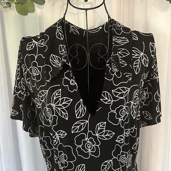 Floral Print Dress - Picture 2 of 5